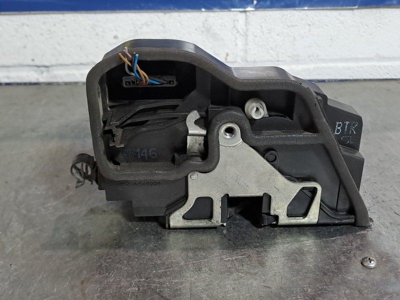Recambio de cerradura puerta delantera derecha para bmw x5 (e70) 3.0d referencia OEM IAM 7202146 A046998 