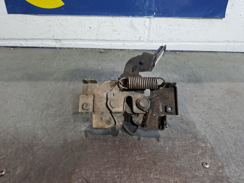 Recambio de cerradura capot para mazda 3 berlina (bk) 1.6 crdt active referencia OEM IAM    Recambio de cerradura capot para mazda 3 berlina (bk) 1.6 crdt active referencia OEM IAM