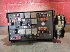 Recambio de caja reles fusibles para opel astra j lim. (12.2009)  | ... (12.2009)  | ... referencia OEM IAM 13318783  