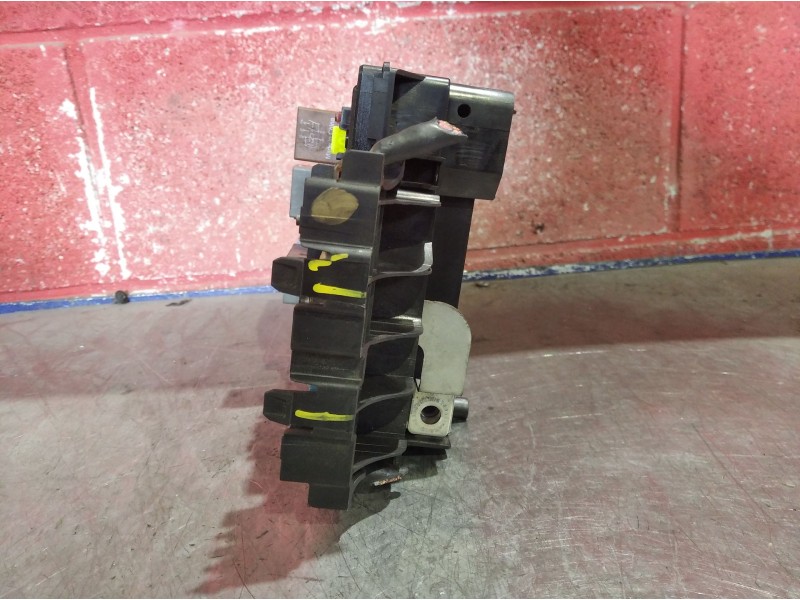 Recambio de caja reles fusibles para opel astra j lim. (12.2009)  | ... (12.2009)  | ... referencia OEM IAM 13318783  