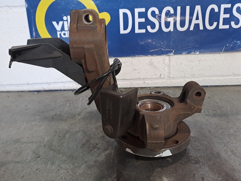 Recambio de mangueta delantera izquierda para peugeot 206 berlina e-music referencia OEM IAM   