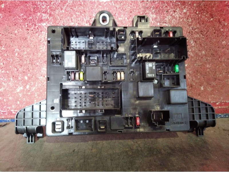 Recambio de caja reles fusibles para opel astra j lim. (12.2009)  | ... (12.2009)  | ... referencia OEM IAM 365927271  