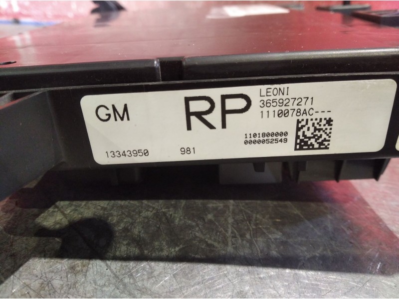 Recambio de caja reles fusibles para opel astra j lim. (12.2009)  | ... (12.2009)  | ... referencia OEM IAM 365927271  