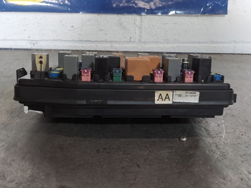 Recambio de caja reles fusibles para chevrolet captiva 2.0 vcdi ls referencia OEM IAM 07282M  