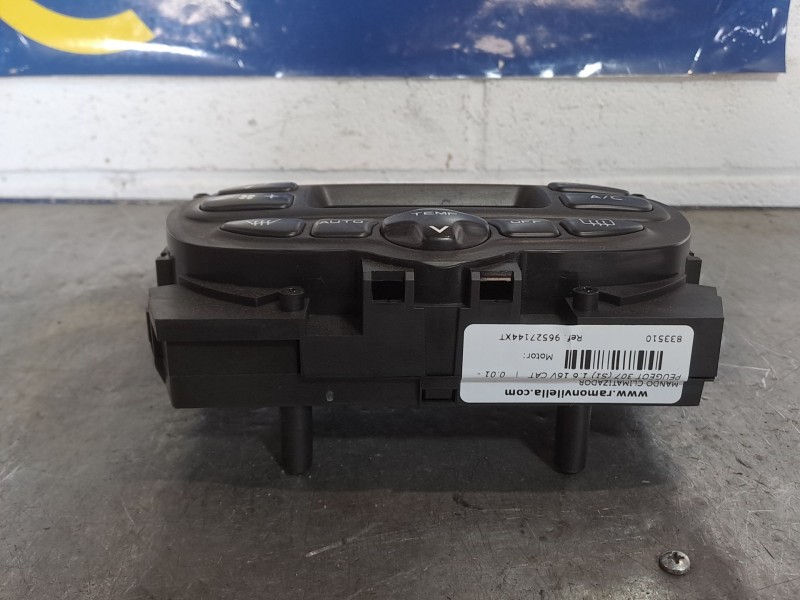 Recambio de caja reles fusibles para chevrolet captiva 2.0 vcdi ls referencia OEM IAM 07282M E2970 216788954
