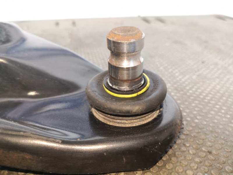 Recambio de brazo suspension inferior delantero izquierdo para dacia logan ambiance referencia OEM IAM 863F110  