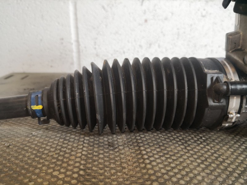 Recambio de caja direccion para citroen c4 berlina 1.6 16v hdi referencia OEM IAM 6820000084  