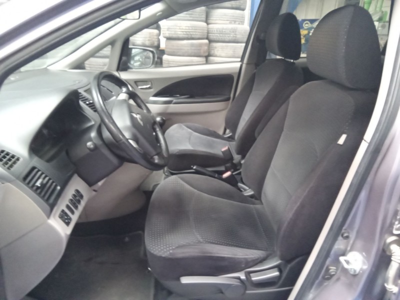 mitsubishi grandis (na0w) del año 2007 mitsubishi grandis (na0w) del año 2007