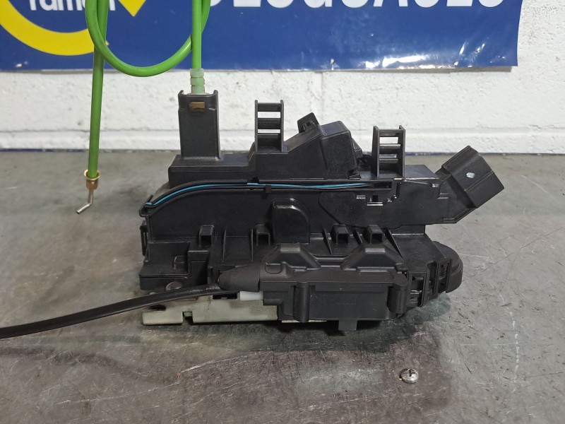 Recambio de cerradura puerta delantera derecha para fiat croma croma 1.9 td i.d. referencia OEM IAM    Recambio de cerradura puerta delantera derecha para fiat croma croma 1.9 td i.d. referencia OEM IAM