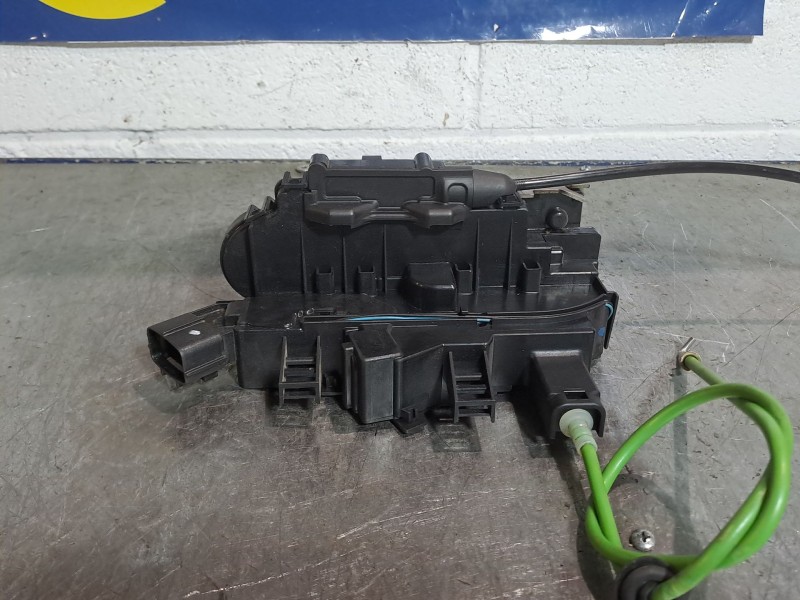 Recambio de cerradura puerta delantera derecha para fiat croma croma 1.9 td i.d. referencia OEM IAM    Recambio de cerradura puerta delantera derecha para fiat croma croma 1.9 td i.d. referencia OEM IAM