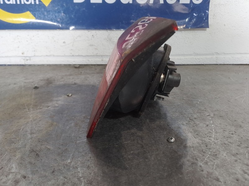 Recambio de piloto porton derecho para fiat croma croma 1.9 td i.d. referencia OEM IAM    Recambio de piloto porton derecho para fiat croma croma 1.9 td i.d. referencia OEM IAM