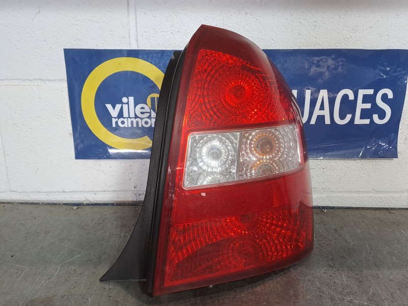 Recambio de piloto trasero derecho para kia cerato 2.0 ex crdi familiar (5-ptas.) referencia OEM IAM   