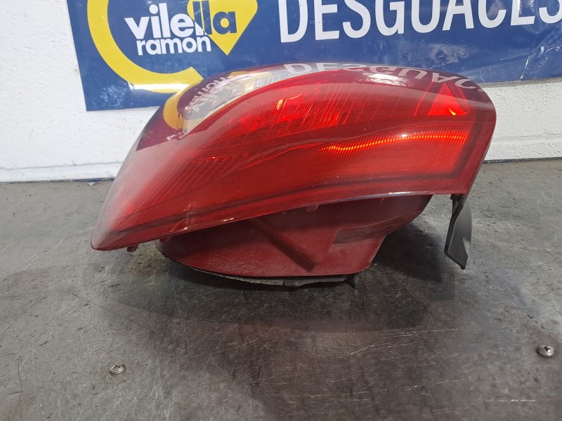 Recambio de piloto trasero derecho para kia cerato 2.0 ex crdi familiar (5-ptas.) referencia OEM IAM   