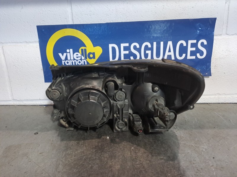Recambio de faro derecho para kia cerato 2.0 ex crdi familiar (5-ptas.) referencia OEM IAM   