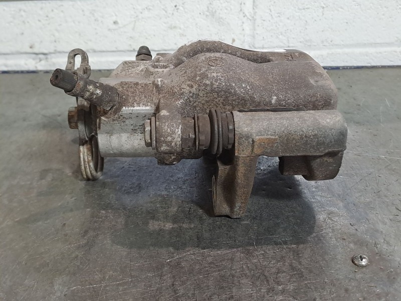 Recambio de pinza freno trasera derecha para fiat croma croma 1.9 td i.d. referencia OEM IAM    Recambio de pinza freno trasera derecha para fiat croma croma 1.9 td i.d. referencia OEM IAM