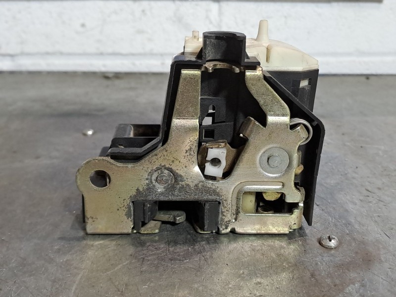 Recambio de cerradura puerta delantera derecha para renault clio ii fase ii (b/cb0) billabong referencia OEM IAM    Recambio de cerradura puerta delantera derecha para renault clio ii fase ii (b/cb0) billabong referencia OEM IAM