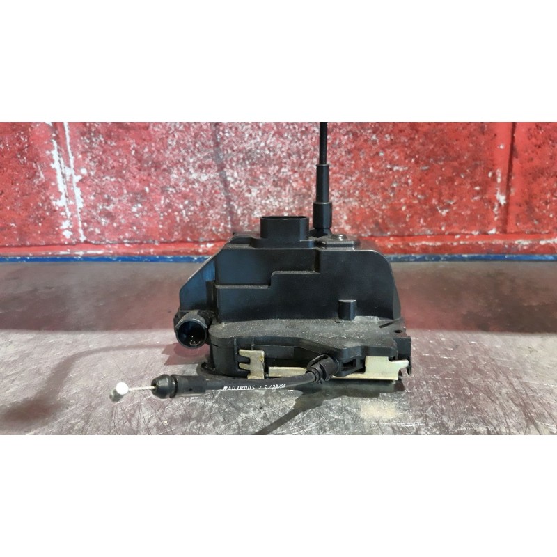 Recambio de cerra. puer. delantero derecha para renault megane ii classic berlina  | 0.03 - ...  | 0.03 - ... referencia OEM IAM