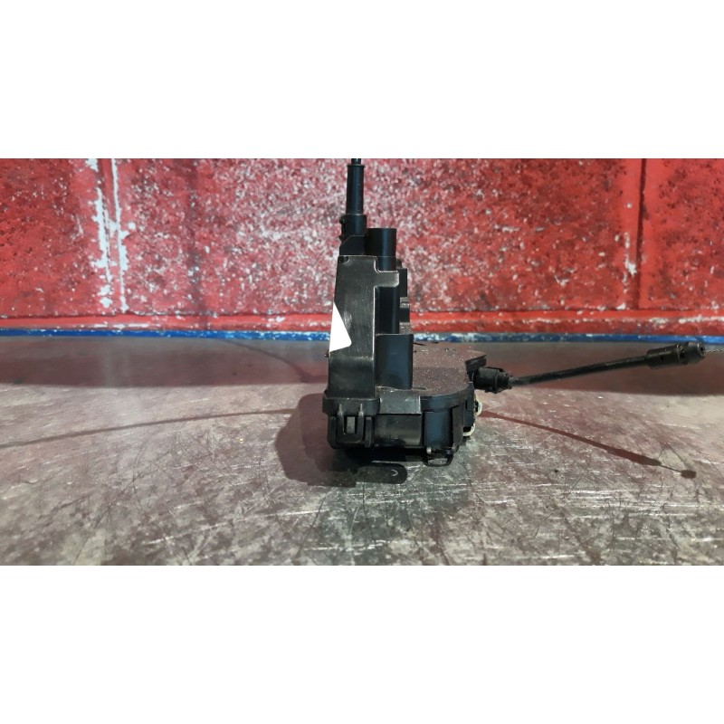 Recambio de cerra. puer. delantero derecha para renault megane ii classic berlina  | 0.03 - ...  | 0.03 - ... referencia OEM IAM