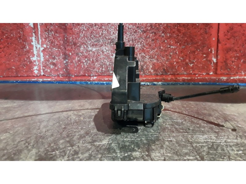 Recambio de cerra. puer. delantero derecha para renault megane ii classic berlina  | 0.03 - ...  | 0.03 - ... referencia OEM IAM