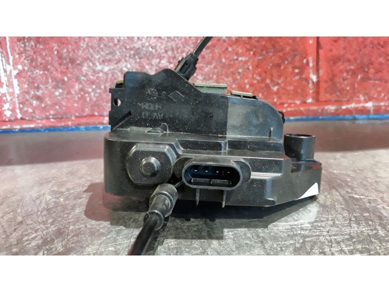 Recambio de cerra. puer. delantero derecha para renault megane ii classic berlina  | 0.03 - ...  | 0.03 - ... referencia OEM IAM
