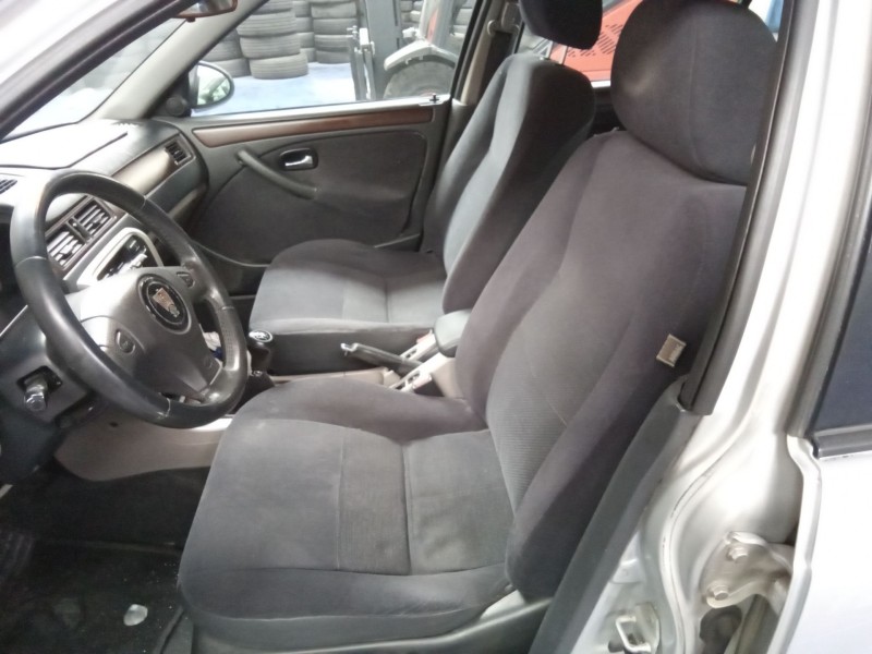 rover r 45 1.6 del año 2003