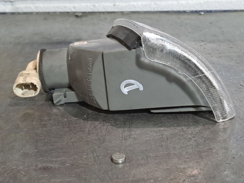 Recambio de piloto delantero derecho para renault r19 r19 1.9d rl referencia OEM IAM    Recambio de piloto delantero derecho para renault r19 r19 1.9d rl referencia OEM IAM