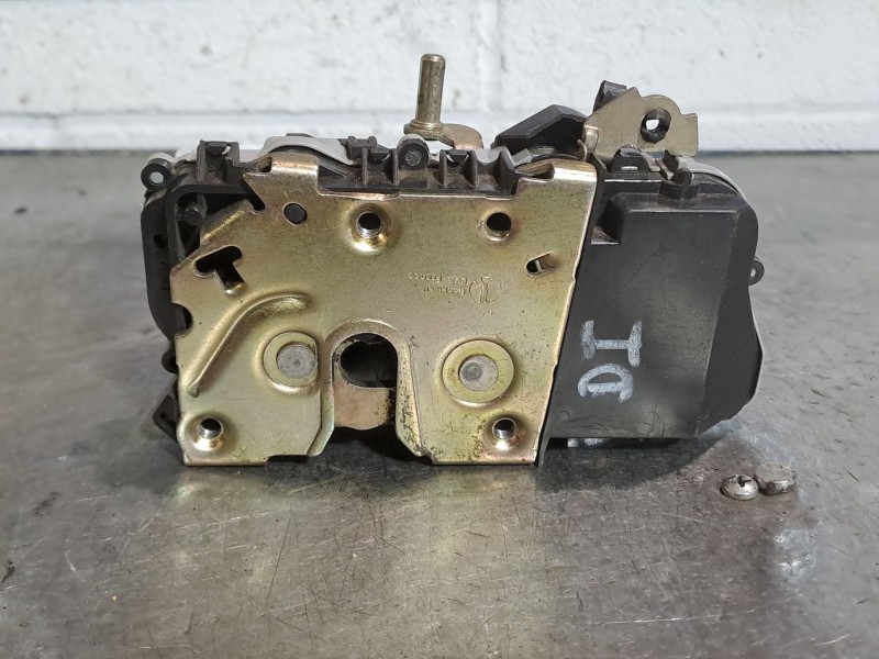 Recambio de cerradura puerta delantera izquierda para citroen xsara picasso 2.0 hdi referencia OEM IAM    Recambio de cerradura puerta delantera izquierda para citroen xsara picasso 2.0 hdi referencia OEM IAM