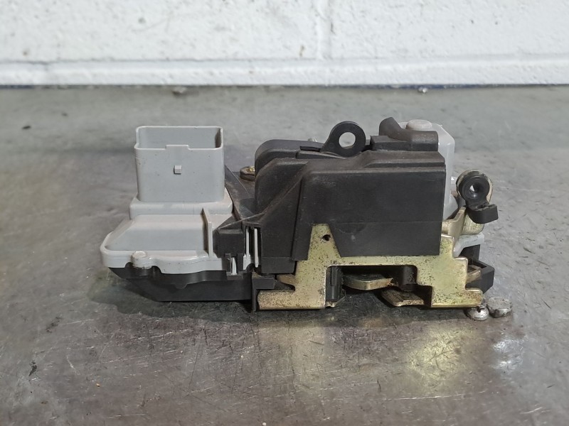 Recambio de cerradura puerta delantera izquierda para citroen xsara picasso 2.0 hdi referencia OEM IAM    Recambio de cerradura puerta delantera izquierda para citroen xsara picasso 2.0 hdi referencia OEM IAM