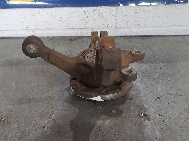 Recambio de mangueta delantera derecha para renault 19 (b/c/l53) 1.8 referencia OEM IAM   