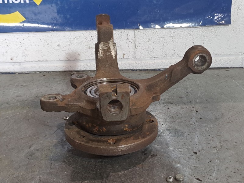 Recambio de mangueta delantera derecha para renault 19 (b/c/l53) 1.8 referencia OEM IAM   