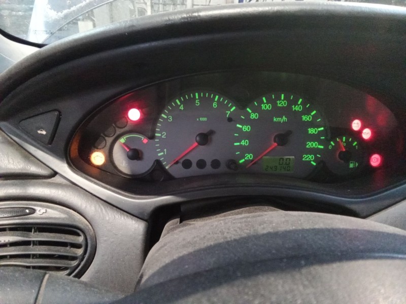 ford focus 1.6 ghia del año 2000