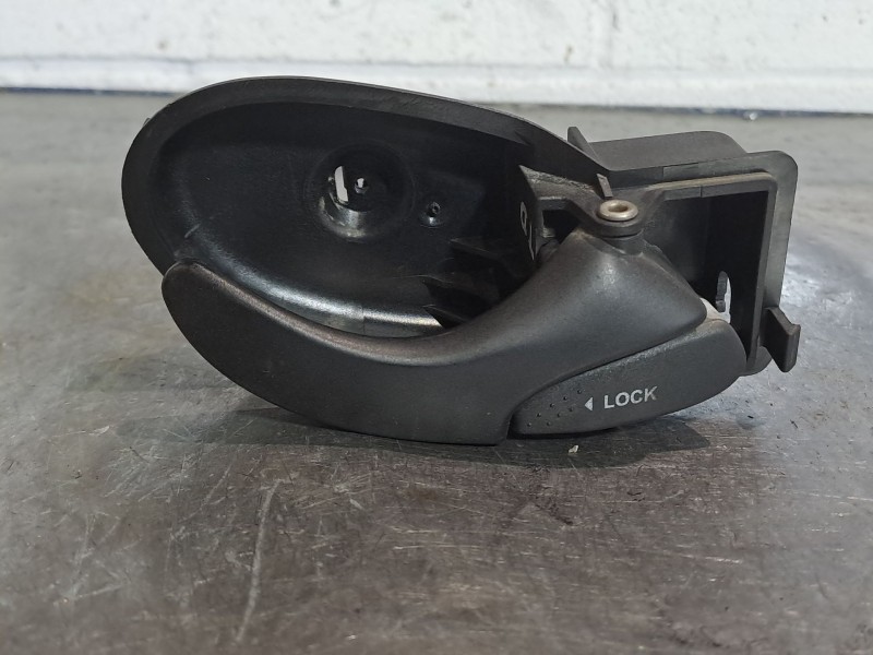 Recambio de maneta interior trasera derecha para ford focus 1.6 ghia referencia OEM IAM XS41A22600AK  