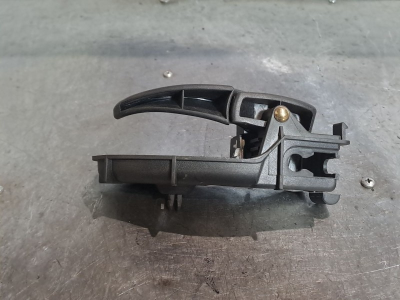 Recambio de maneta interior trasera derecha para ford focus 1.6 ghia referencia OEM IAM XS41A22600AK  