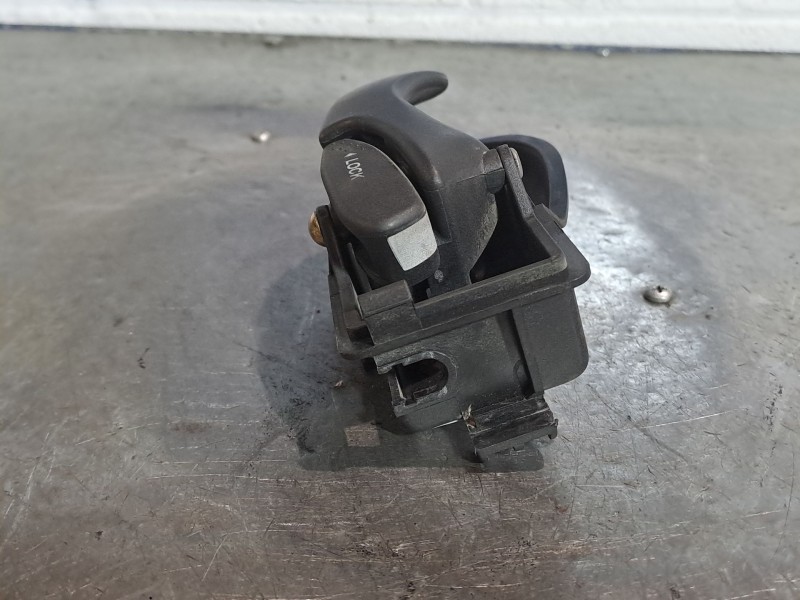 Recambio de maneta interior trasera derecha para ford focus 1.6 ghia referencia OEM IAM XS41A22600AK  