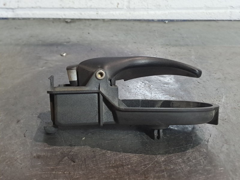 Recambio de maneta interior trasera derecha para ford focus 1.6 ghia referencia OEM IAM XS41A22600AK  