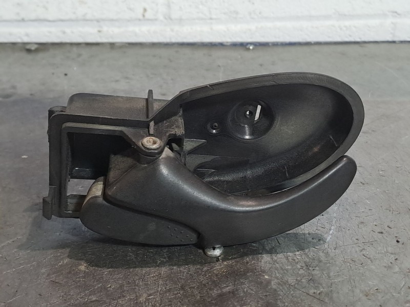 Recambio de maneta interior delantera izquierda para ford focus 1.6 ghia referencia OEM IAM   