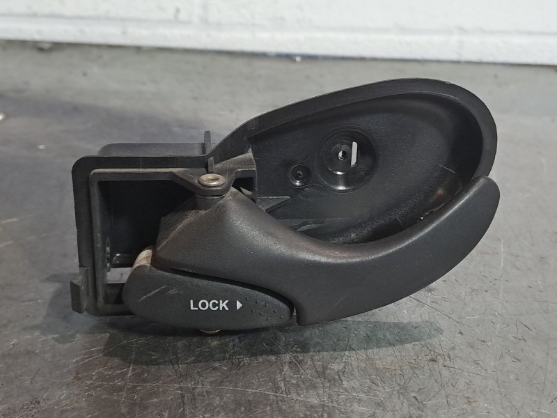 Recambio de maneta interior trasera izquierda para ford focus 1.6 ghia referencia OEM IAM   