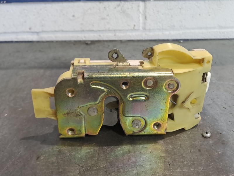 Recambio de cerradura puerta delantera derecha para ford focus 1.6 ghia referencia OEM IAM   