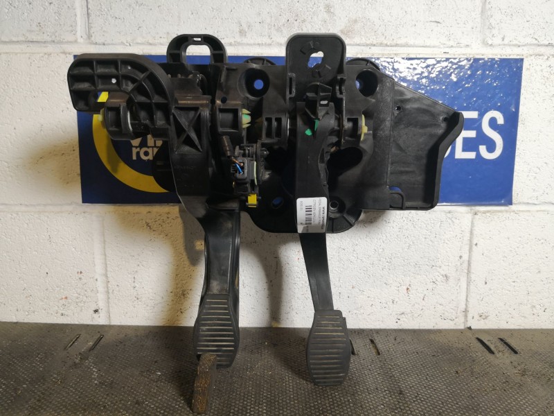 Recambio de pedal embrague y freno para citroen nemo basis referencia OEM IAM   