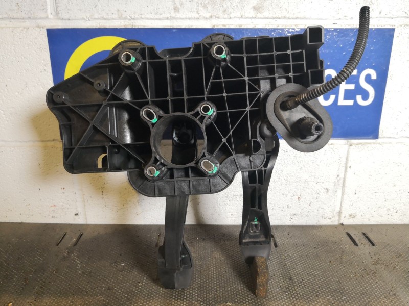 Recambio de pedal embrague y freno para citroen nemo basis referencia OEM IAM   