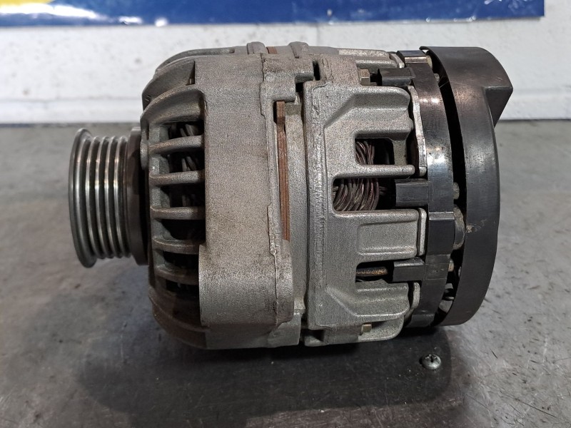 Recambio de alternador para smart coupe referencia OEM IAM 0124225020  