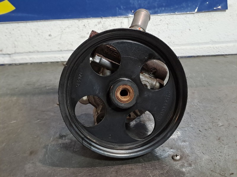 Recambio de bomba direccion para opel insignia berlina cosmo referencia OEM IAM   