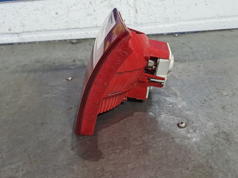 Recambio de piloto porton derecho para audi a3 sportback (8p) 2.0 tdi referencia OEM IAM   