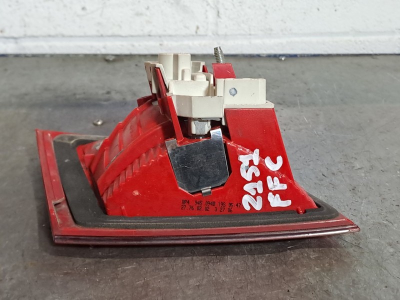 Recambio de piloto porton derecho para audi a3 sportback (8p) 2.0 tdi referencia OEM IAM   