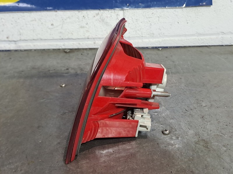 Recambio de piloto porton izquierdo para audi a3 sportback (8p) 2.0 tdi referencia OEM IAM   