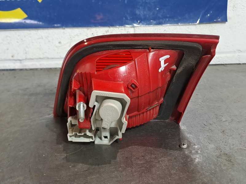 Recambio de piloto porton izquierdo para audi a3 sportback (8p) 2.0 tdi referencia OEM IAM   