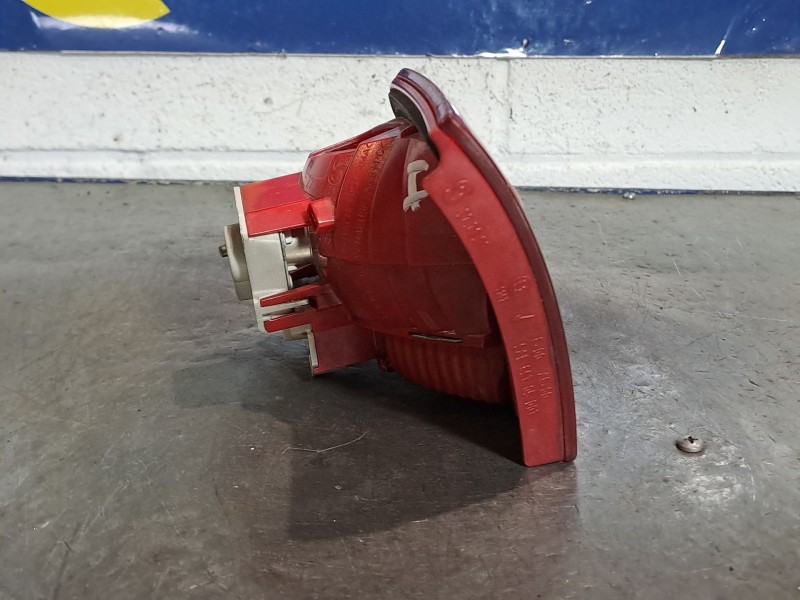 Recambio de piloto porton izquierdo para audi a3 sportback (8p) 2.0 tdi referencia OEM IAM   