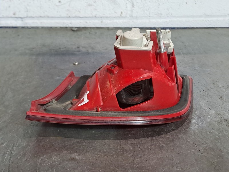 Recambio de piloto porton izquierdo para audi a3 sportback (8p) 2.0 tdi referencia OEM IAM   