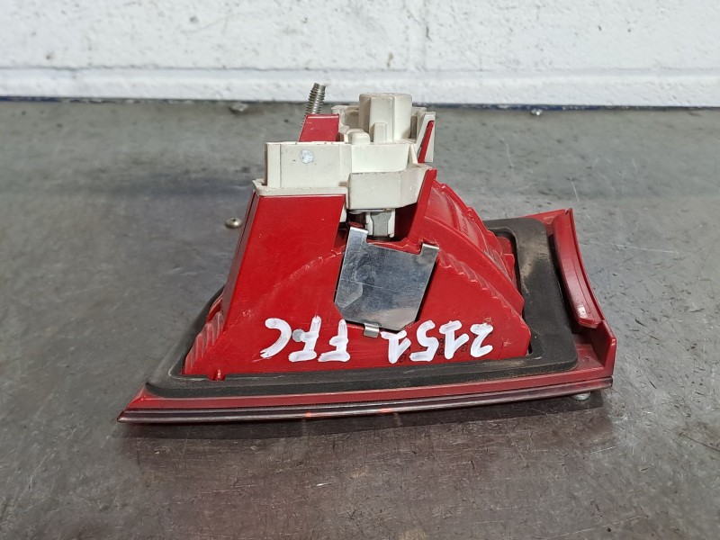 Recambio de piloto porton izquierdo para audi a3 sportback (8p) 2.0 tdi referencia OEM IAM   