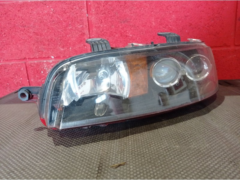 Recambio de faro izquierdo para fiat punto berlina (188) 1.2 16v elx | 08.99 - 12.01 1.2 16v elx | 08.99 - 12.01 referencia OEM 